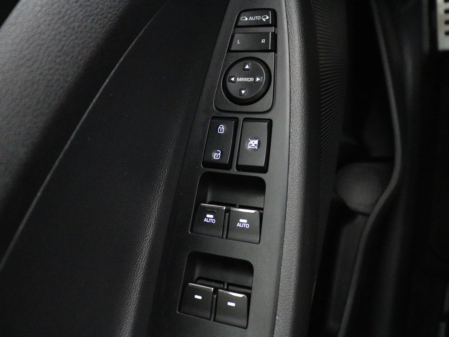 Hyundai Tucson 1.6 T-GDI Comfort N-Line | Trekhaak | 360 camera | Adaptive cruise | Carplay | Leder/alcantara | Stoelverwarming | Climate control | Full LED | Park assist |