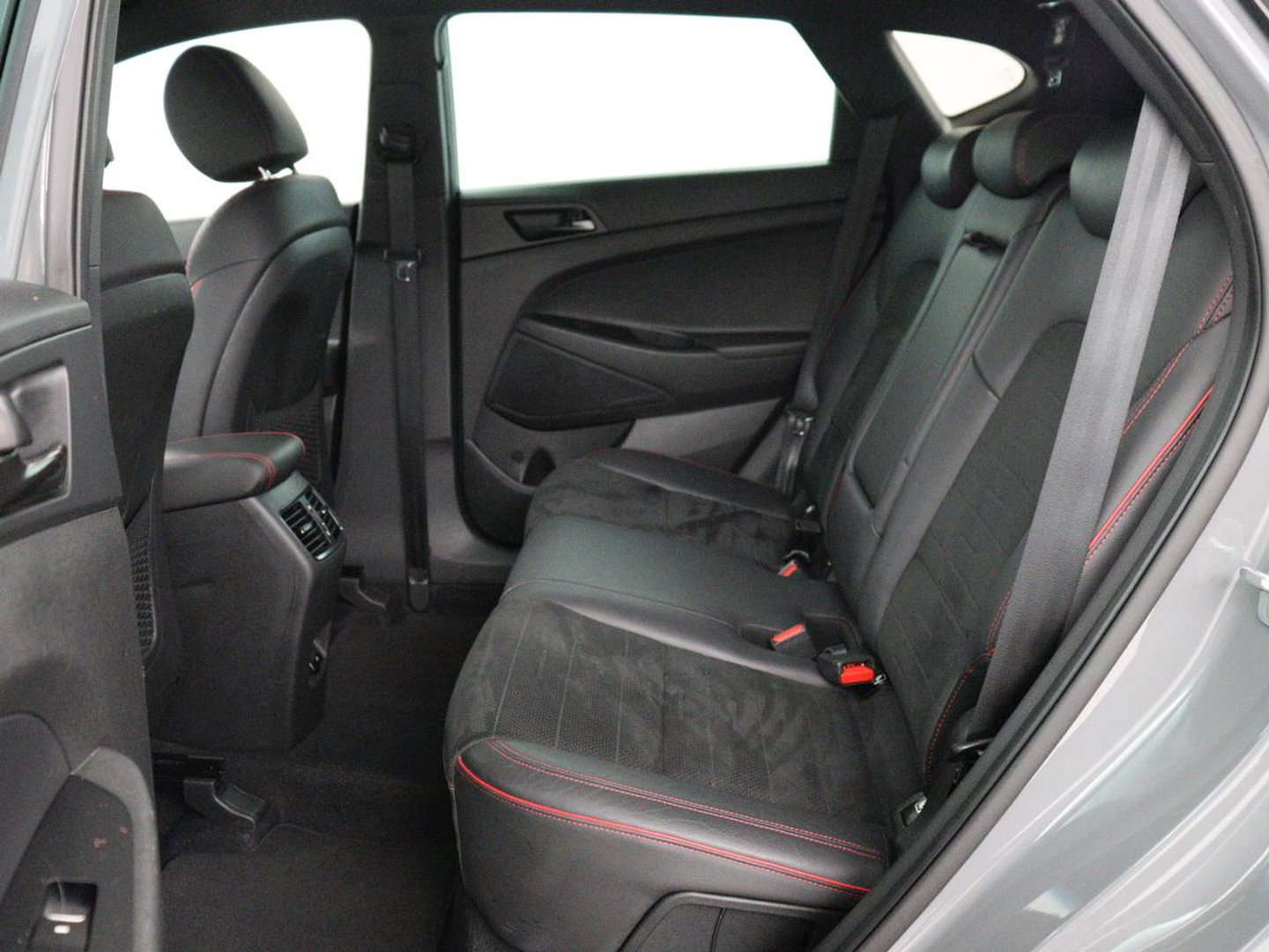 Hyundai Tucson 1.6 T-GDI Comfort N-Line | Trekhaak | 360 camera | Adaptive cruise | Carplay | Leder/alcantara | Stoelverwarming | Climate control | Full LED | Park assist |