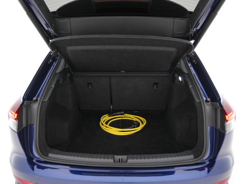 Audi Q4 e-tron 40 Launch edition 77 kWh [3-Fase-11kW] {SoH-94%} (INCL.BTW) *ADAPTIVE-CRUISE | SONOS-SOUND | HEATED-COMFORTSEATS | DIGI-COCKPIT | DAB+ | PRIVACY-GLASS | ECC | PDC | 20''ALU*