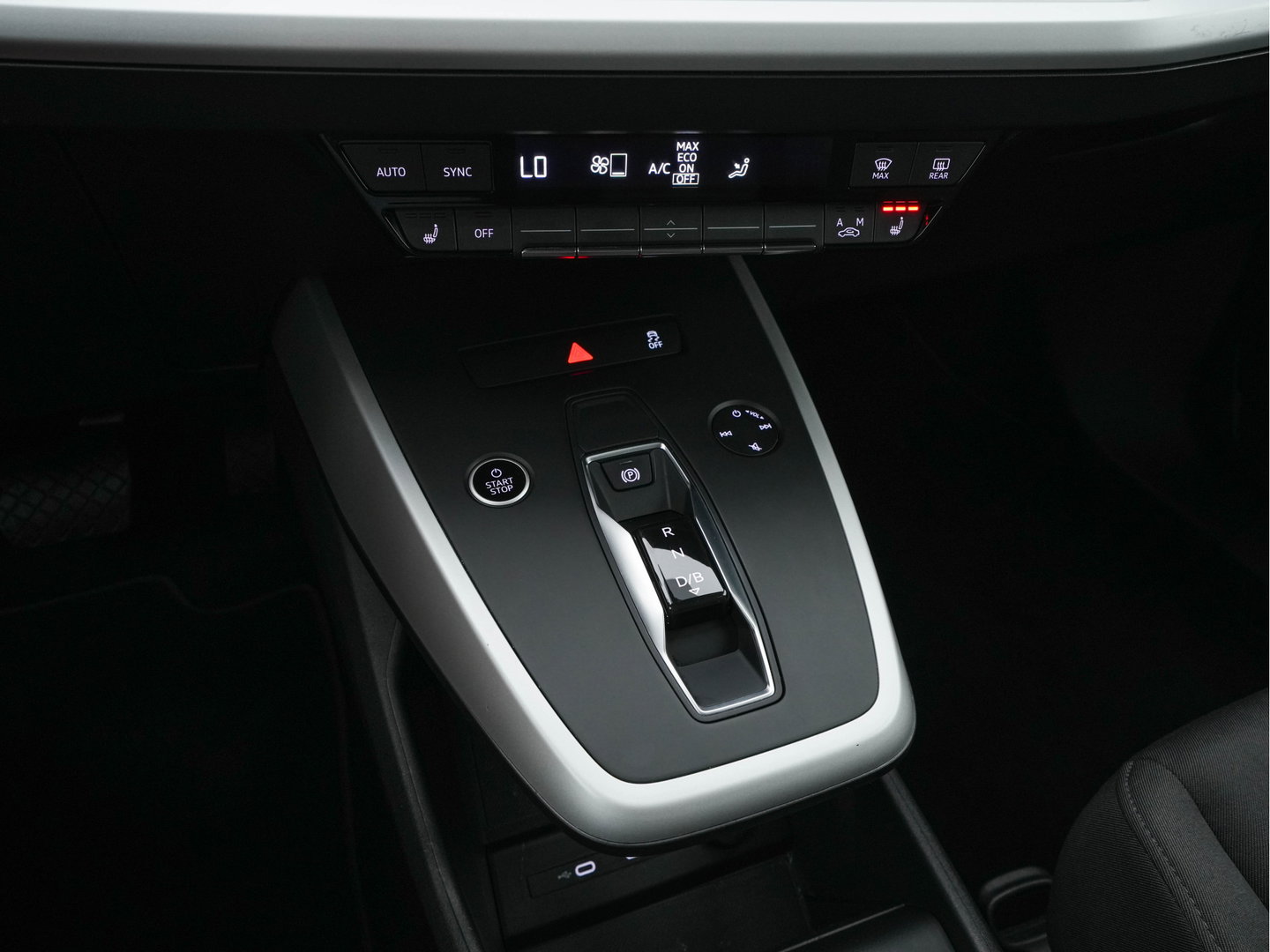 Audi Q4 e-tron 40 Launch edition 77 kWh [3-Fase-11kW] {SoH-94%} (INCL.BTW) *ADAPTIVE-CRUISE | SONOS-SOUND | HEATED-COMFORTSEATS | DIGI-COCKPIT | DAB+ | PRIVACY-GLASS | ECC | PDC | 20''ALU*
