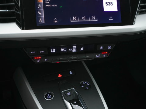 Audi Q4 e-tron 40 Launch edition 77 kWh [3-Fase-11kW] {SoH-94%} (INCL.BTW) *ADAPTIVE-CRUISE | SONOS-SOUND | HEATED-COMFORTSEATS | DIGI-COCKPIT | DAB+ | PRIVACY-GLASS | ECC | PDC | 20''ALU*