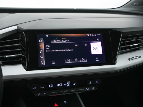 Audi Q4 e-tron 40 Launch edition 77 kWh [3-Fase-11kW] {SoH-94%} (INCL.BTW) *ADAPTIVE-CRUISE | SONOS-SOUND | HEATED-COMFORTSEATS | DIGI-COCKPIT | DAB+ | PRIVACY-GLASS | ECC | PDC | 20''ALU*