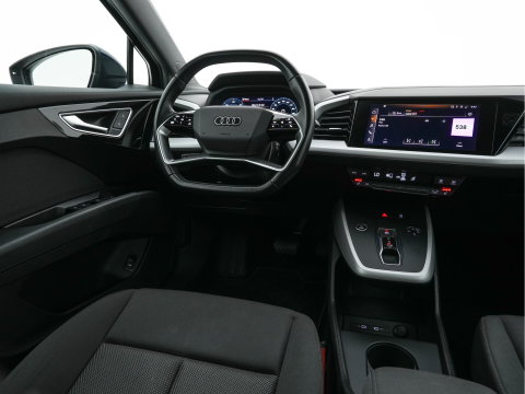 Audi Q4 e-tron 40 Launch edition 77 kWh [3-Fase-11kW] {SoH-94%} (INCL.BTW) *ADAPTIVE-CRUISE | SONOS-SOUND | HEATED-COMFORTSEATS | DIGI-COCKPIT | DAB+ | PRIVACY-GLASS | ECC | PDC | 20''ALU*