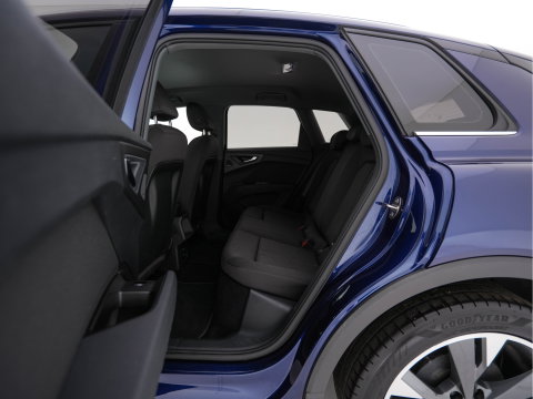 Audi Q4 e-tron 40 Launch edition 77 kWh [3-Fase-11kW] {SoH-94%} (INCL.BTW) *ADAPTIVE-CRUISE | SONOS-SOUND | HEATED-COMFORTSEATS | DIGI-COCKPIT | DAB+ | PRIVACY-GLASS | ECC | PDC | 20''ALU*