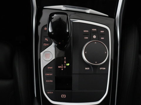 BMW 3 Serie Touring 318i Business Edition Plus | Leder | Stoelverwarming | Carplay | Virtueel dashboard | Cruise control | Climate control | Park assist | Full LED |