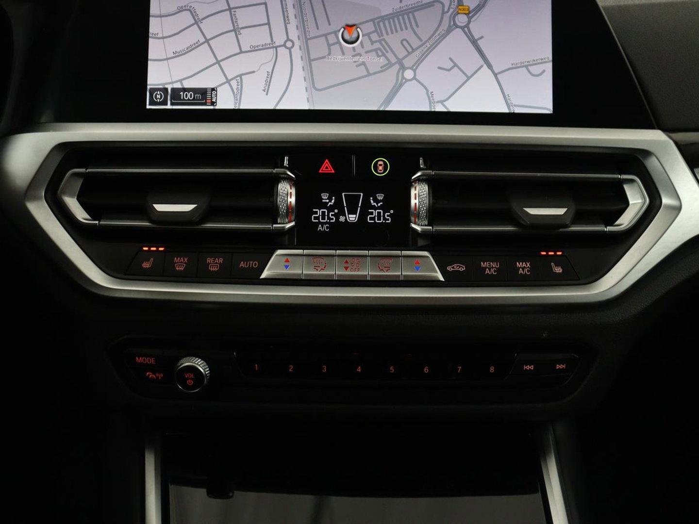 BMW 3 Serie Touring 318i Business Edition Plus | Leder | Stoelverwarming | Carplay | Virtueel dashboard | Cruise control | Climate control | Park assist | Full LED |