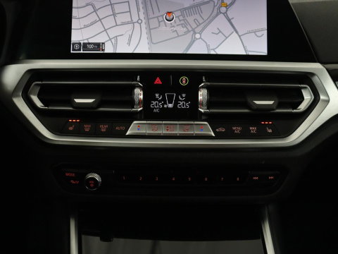 BMW 3 Serie Touring 318i Business Edition Plus | Leder | Stoelverwarming | Carplay | Virtueel dashboard | Cruise control | Climate control | Park assist | Full LED |