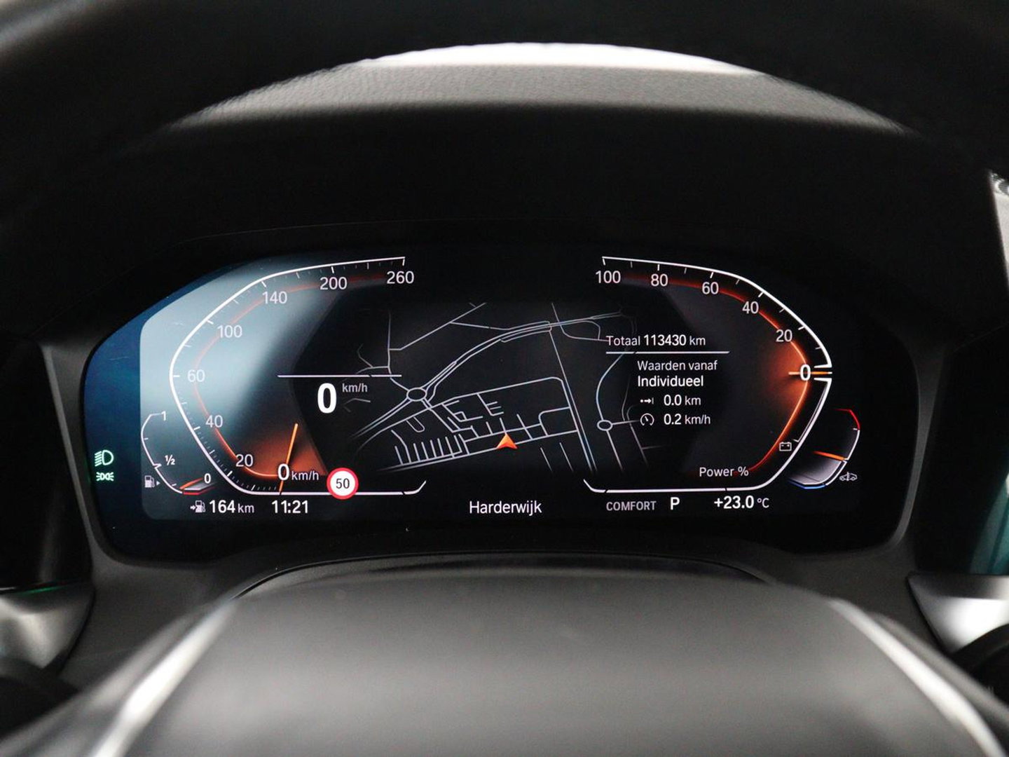 BMW 3 Serie Touring 318i Business Edition Plus | Leder | Stoelverwarming | Carplay | Virtueel dashboard | Cruise control | Climate control | Park assist | Full LED |