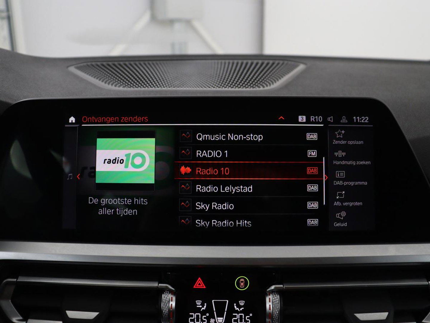 BMW 3 Serie Touring 318i Business Edition Plus | Leder | Stoelverwarming | Carplay | Virtueel dashboard | Cruise control | Climate control | Park assist | Full LED |