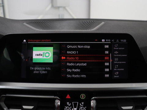 BMW 3 Serie Touring 318i Business Edition Plus | Leder | Stoelverwarming | Carplay | Virtueel dashboard | Cruise control | Climate control | Park assist | Full LED |