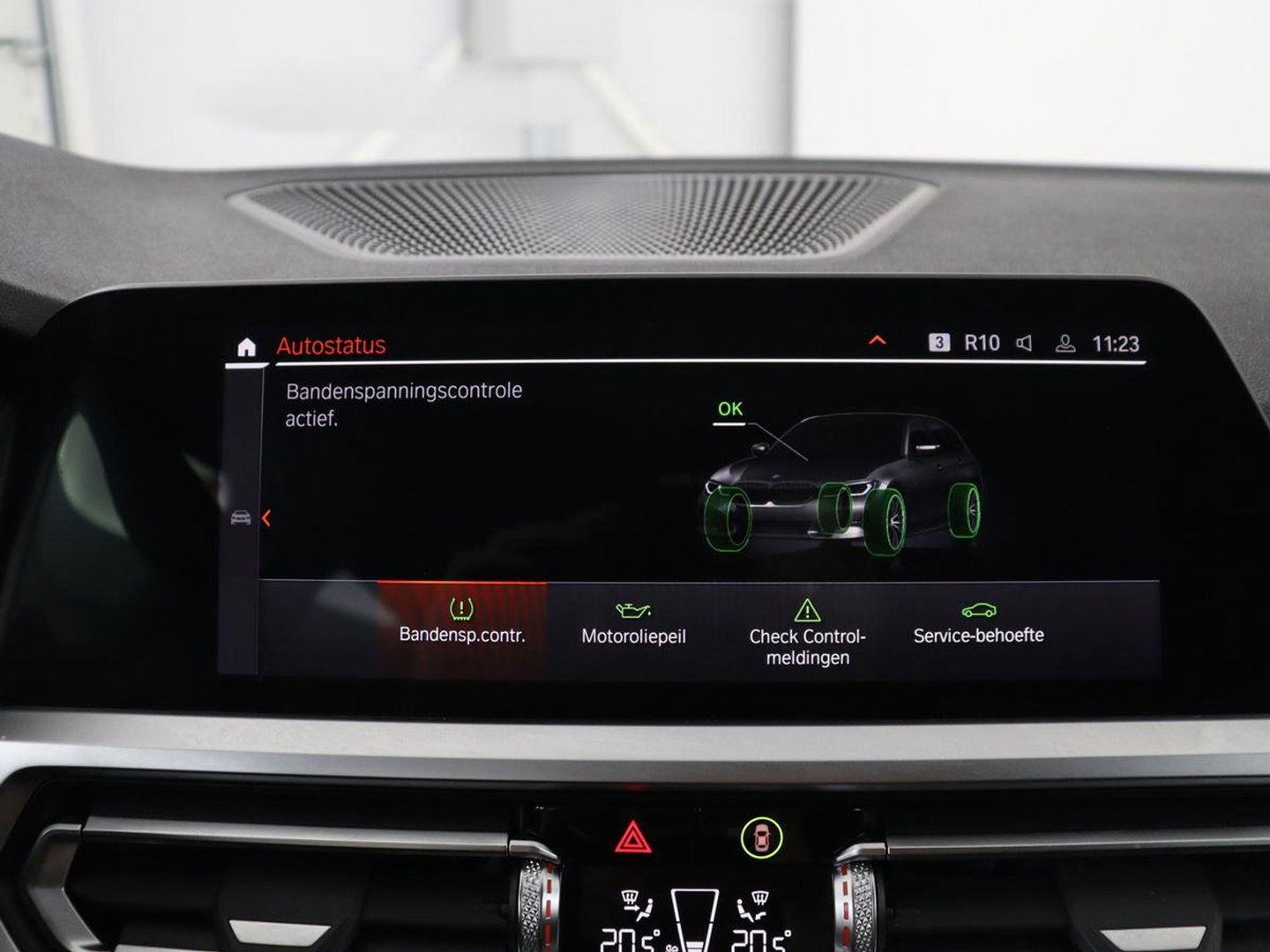 BMW 3 Serie Touring 318i Business Edition Plus | Leder | Stoelverwarming | Carplay | Virtueel dashboard | Cruise control | Climate control | Park assist | Full LED |
