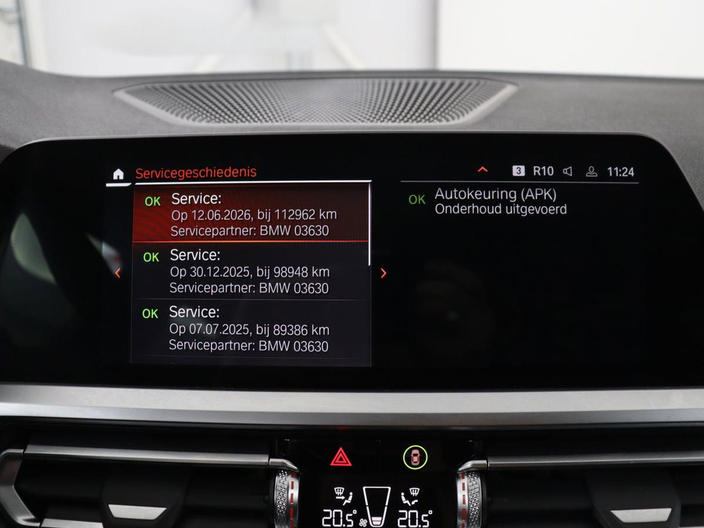BMW 3 Serie Touring 318i Business Edition Plus | Leder | Stoelverwarming | Carplay | Virtueel dashboard | Cruise control | Climate control | Park assist | Full LED |