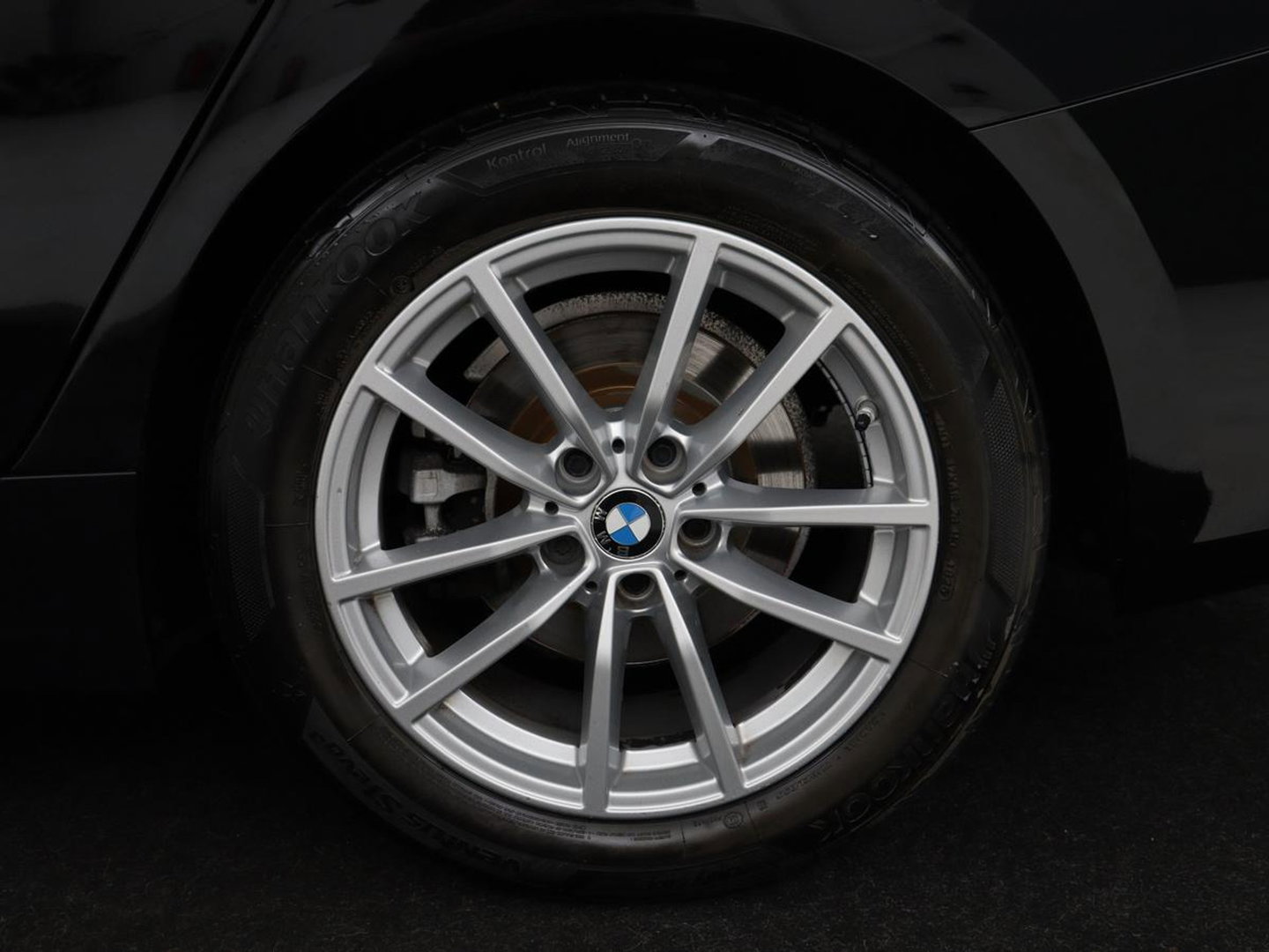 BMW 3 Serie Touring 318i Business Edition Plus | Leder | Stoelverwarming | Carplay | Virtueel dashboard | Cruise control | Climate control | Park assist | Full LED |