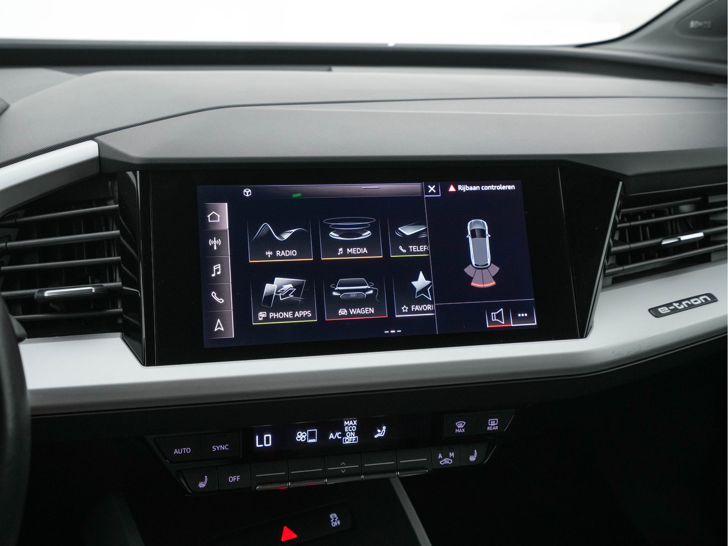 Audi Q4 e-tron 40 Launch edition 77 kWh [3-Fase-11kW] {SoH-94%} (INCL.BTW) *ADAPTIVE-CRUISE | SONOS-SOUND | HEATED-COMFORTSEATS | DIGI-COCKPIT | DAB+ | PRIVACY-GLASS | ECC | PDC | 20''ALU*