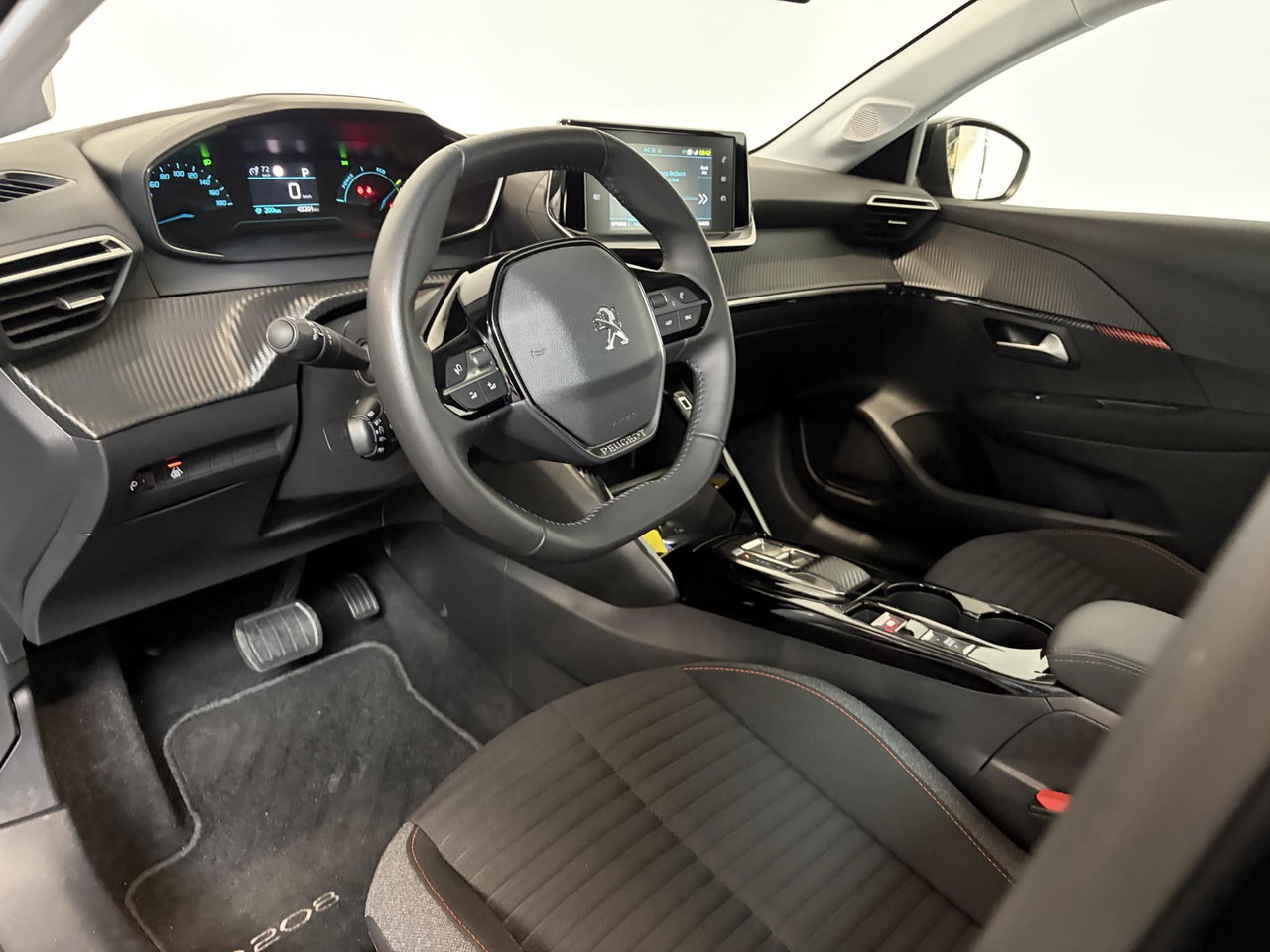 Peugeot e-208