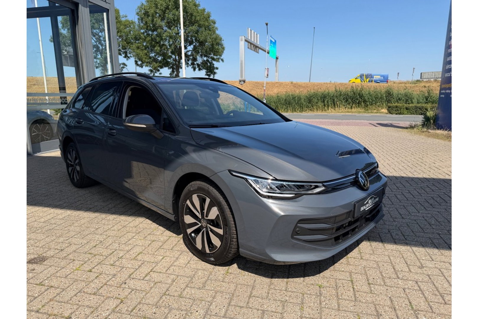 Volkswagen Golf 1.5 ETSI LIFE BNS.150PK AUTOMAAT LMV NAVI CARPAY WINTERPACK