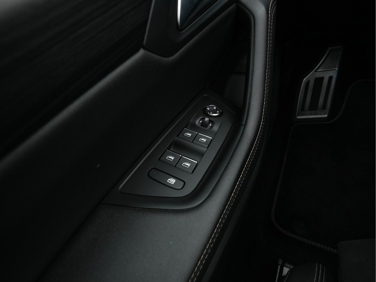 Peugeot 508 SW 1.6 HYbrid GT-Line Pack Business (Plug-in) {SoH-100%} (INCL-BTW) Aut. *PANO | LEATHER-MICROFIBRE | FOCAL®-AUDIO | FULL-LED | CRUISE-ADAPT. | BLINDSPOT | DAB | DIGI-COCKPIT | HEATED-SPORTSEATS | CAMERA | NAVI | SHIFTPADDLES | PRIVACY-GLASS | ...