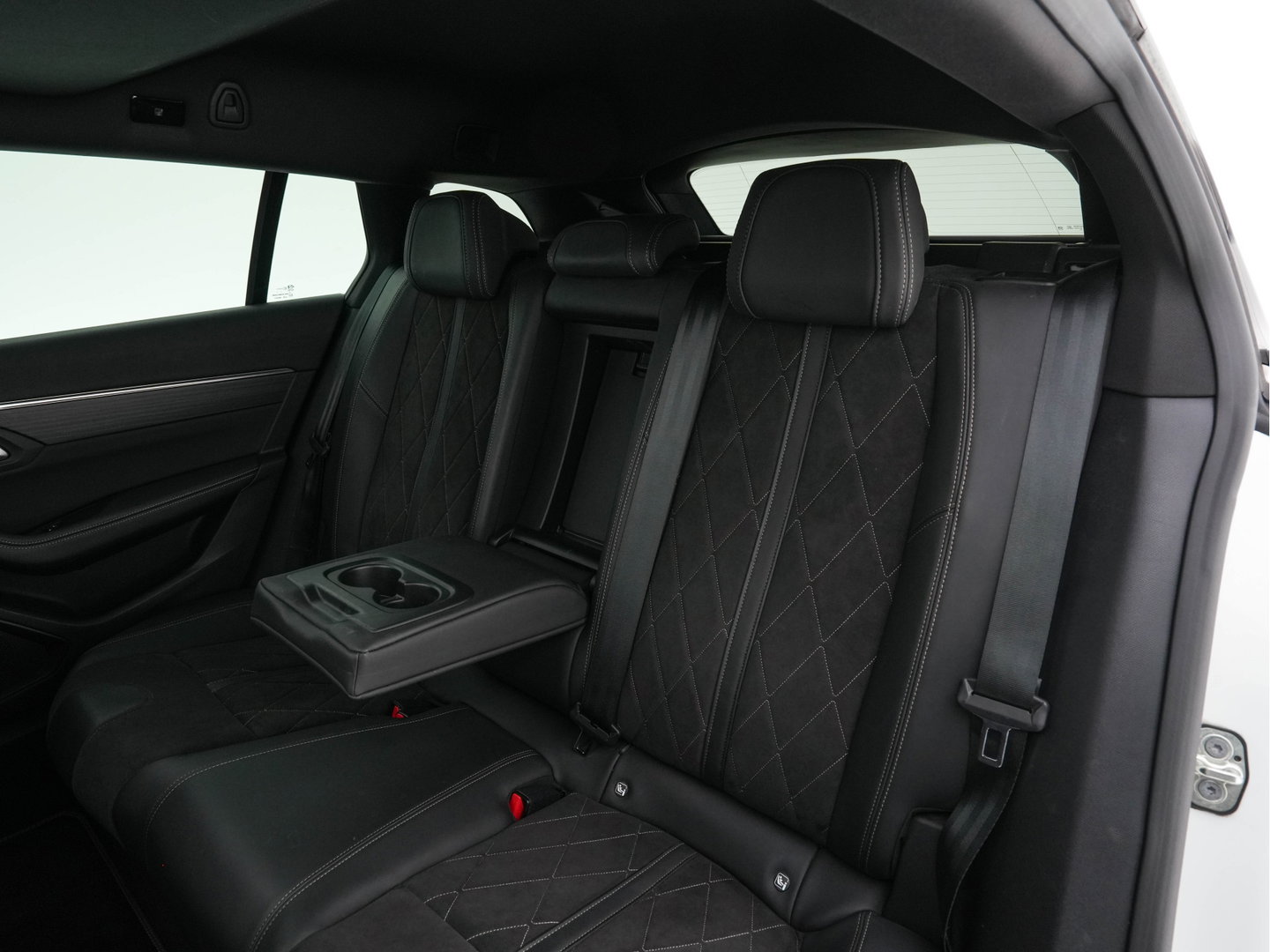 Peugeot 508 SW 1.6 HYbrid GT-Line Pack Business (Plug-in) {SoH-100%} (INCL-BTW) Aut. *PANO | LEATHER-MICROFIBRE | FOCAL®-AUDIO | FULL-LED | CRUISE-ADAPT. | BLINDSPOT | DAB | DIGI-COCKPIT | HEATED-SPORTSEATS | CAMERA | NAVI | SHIFTPADDLES | PRIVACY-GLASS | ...