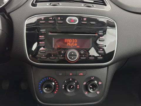 Fiat Punto Evo 1.3 M-Jet Pop *AIRCO | CRUISE | COMFORT-SEATS | 15''ALU | TOWBAR*