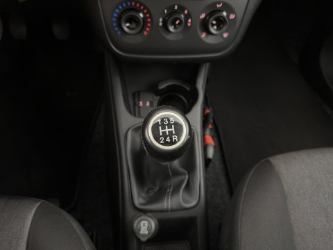 Fiat Punto Evo 1.3 M-Jet Pop *AIRCO | CRUISE | COMFORT-SEATS | 15''ALU | TOWBAR*