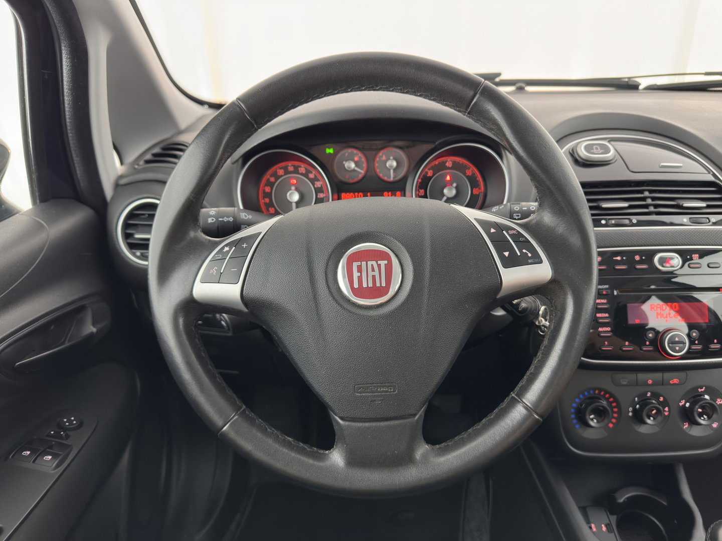 Fiat Punto Evo 1.3 M-Jet Pop *AIRCO | CRUISE | COMFORT-SEATS | 15''ALU | TOWBAR*