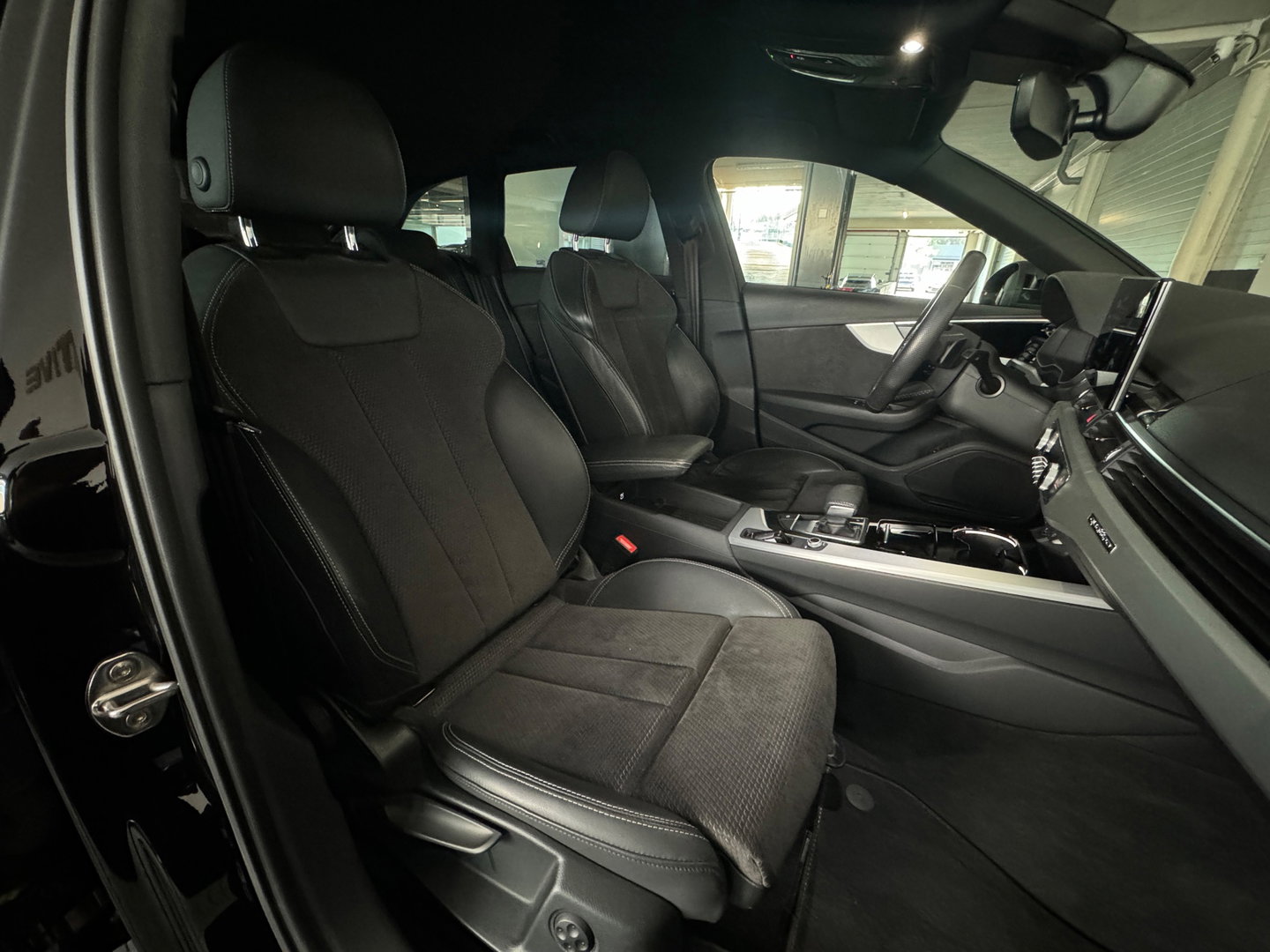 Audi A4 Avant 45 TFSI quattro edition one ACC|Stoelverwarming|Keyless|Lane Assist|Camera