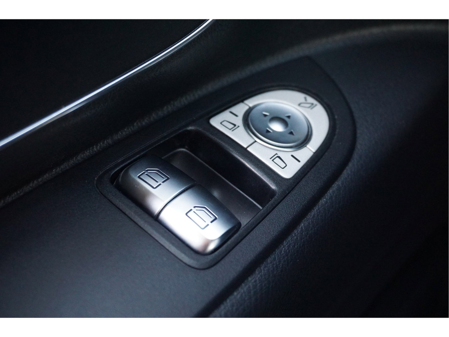 Mercedes-Benz Vito 119 CDI Lang AUT Clima, Navi, Camera, 19" LM, LED, Trekhaak!! NR.