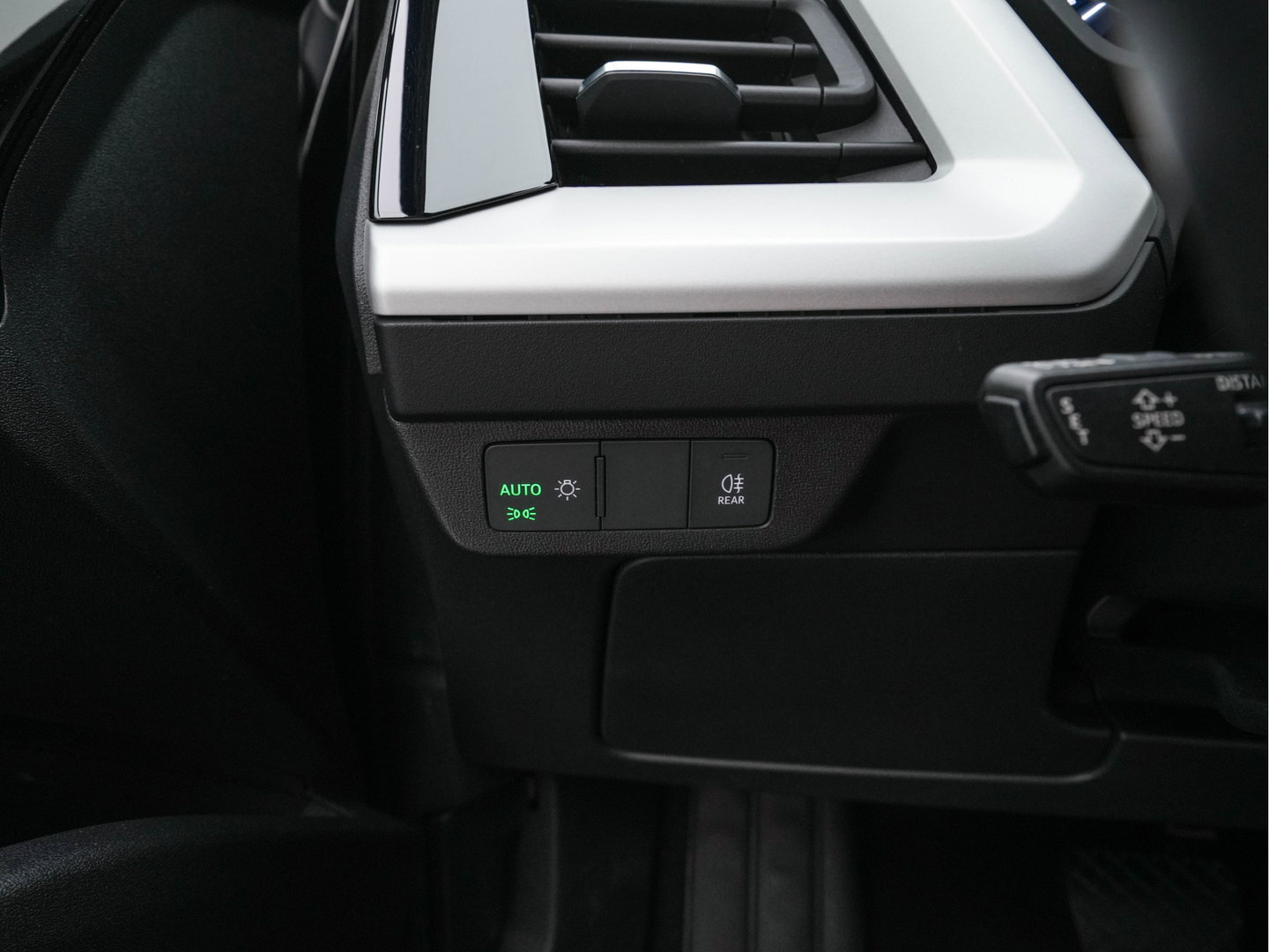 Audi Q4 e-tron 40 Launch edition 77 kWh [3-Fase-11kW] {SoH-94%} (INCL.BTW) *ADAPTIVE-CRUISE | SONOS-SOUND | HEATED-COMFORTSEATS | DIGI-COCKPIT | DAB+ | PRIVACY-GLASS | ECC | PDC | 20''ALU*