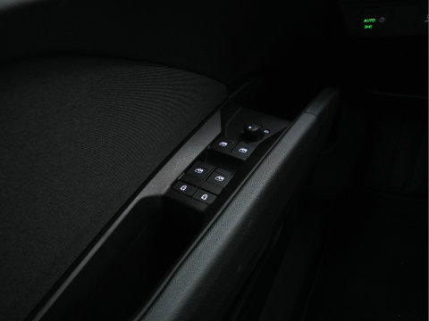Audi Q4 e-tron 40 Launch edition 77 kWh [3-Fase-11kW] {SoH-94%} (INCL.BTW) *ADAPTIVE-CRUISE | SONOS-SOUND | HEATED-COMFORTSEATS | DIGI-COCKPIT | DAB+ | PRIVACY-GLASS | ECC | PDC | 20''ALU*