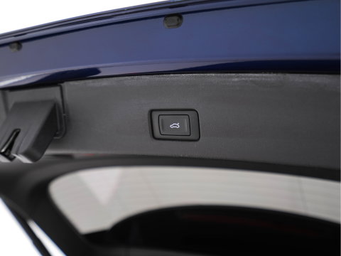 Audi Q4 e-tron 40 Launch edition 77 kWh [3-Fase-11kW] {SoH-94%} (INCL.BTW) *ADAPTIVE-CRUISE | SONOS-SOUND | HEATED-COMFORTSEATS | DIGI-COCKPIT | DAB+ | PRIVACY-GLASS | ECC | PDC | 20''ALU*
