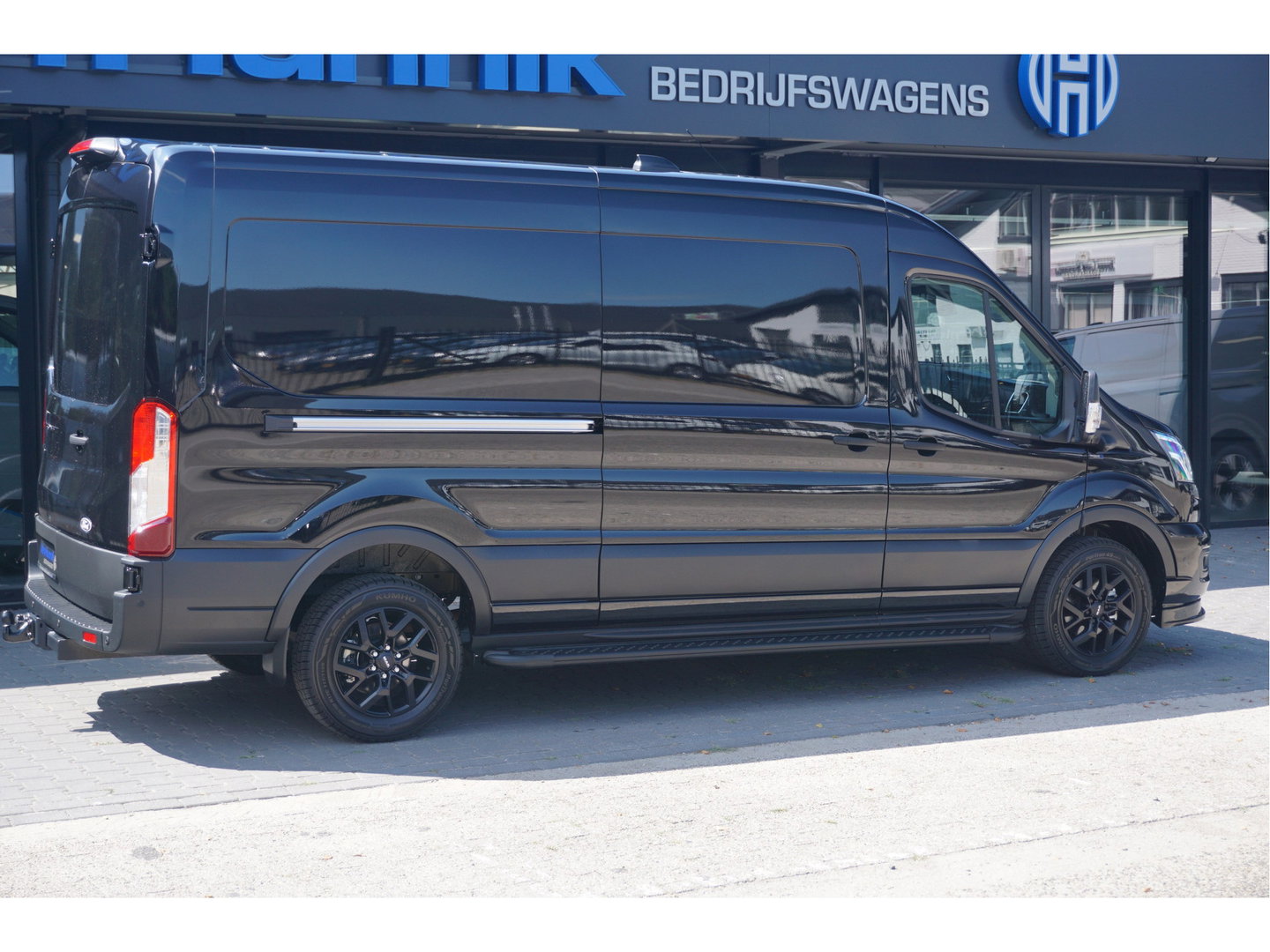 Ford Transit 350L L3H2 Black Raptor AUT-10 RWD 165PK BPM VRIJ Navi, Adap. Cruise, 360° Cam, 3.5T Trekhaak!! NR. A199