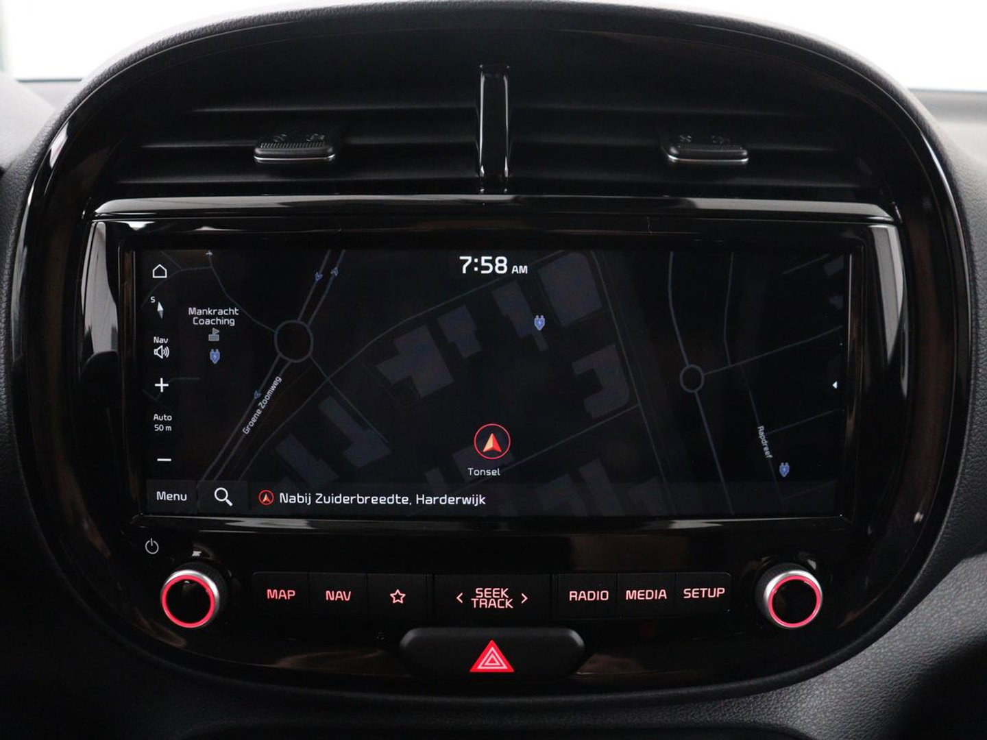 Kia e-Soul DynamicLine 64 kWh | SOH 97,5% | Cruise control | Carplay | Park assist | Camera | Climate control | Virtueel dashboard | plug-in