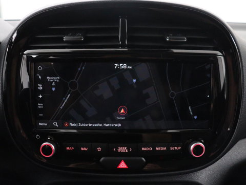 Kia e-Soul DynamicLine 64 kWh | SOH 97,5% | Cruise control | Carplay | Park assist | Camera | Climate control | Virtueel dashboard | plug-in