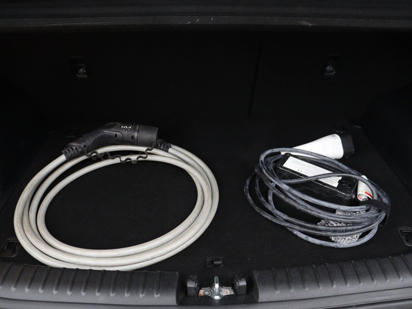 Kia e-Soul DynamicLine 64 kWh | SOH 97,5% | Cruise control | Carplay | Park assist | Camera | Climate control | Virtueel dashboard | plug-in