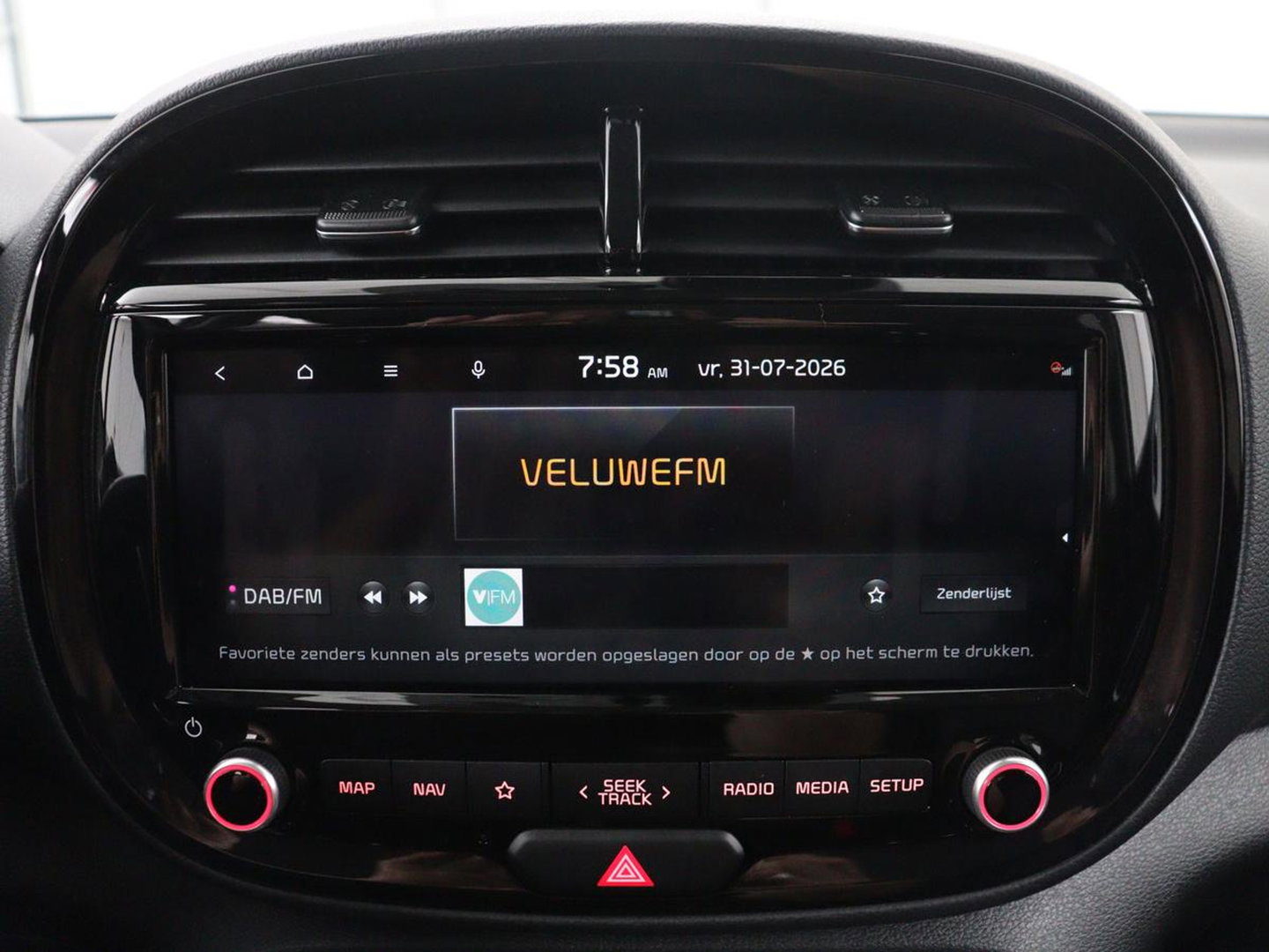 Kia e-Soul DynamicLine 64 kWh | SOH 97,5% | Cruise control | Carplay | Park assist | Camera | Climate control | Virtueel dashboard | plug-in