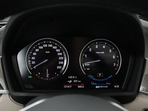 BMW X1 xDrive25e Business Edition Plus | SOH 91,4% | Panoramadak | Leder | Stoelverwarming | Sfeerverlichting | Cruise control | Navigatie | Park assist | PHEV