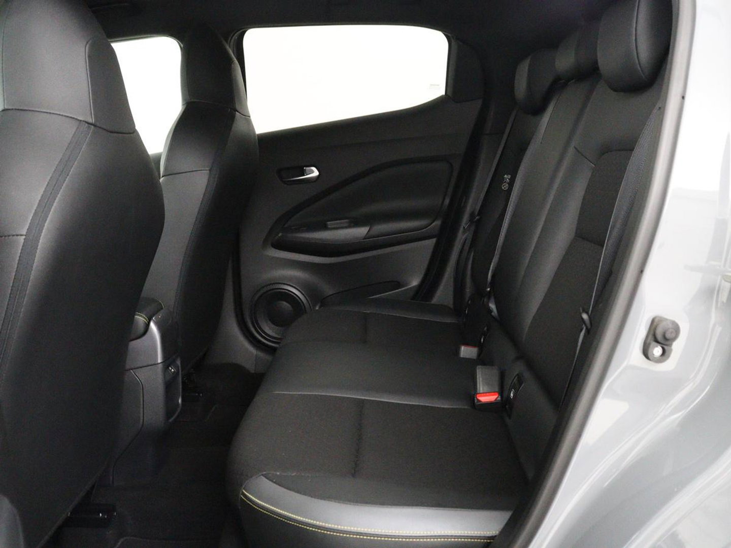 Nissan Juke 1.0 DIG-T Kiiro | Half leder | Stoelverwarming | Cruise control | Lane assist | Navigatie | Carplay | Camera | Park assist | Trekhaak