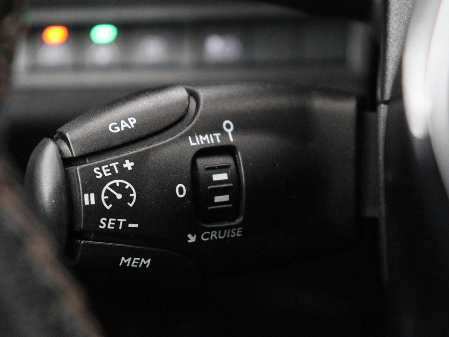 Peugeot 3008 1.6 HYbrid4 300 Première Pack | SOH 93,8% | Panoramadak | Leder/alacantara | Memory | Stoelverwarming | Carplay | 360 camera | Trekhaak | PHEV