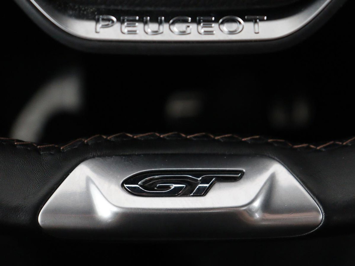 Peugeot 3008 1.6 HYbrid4 300 Première Pack | SOH 93,8% | Panoramadak | Leder/alacantara | Memory | Stoelverwarming | Carplay | 360 camera | Trekhaak | PHEV