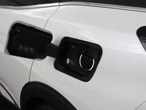 Peugeot 3008 1.6 HYbrid4 300 Première Pack | SOH 93,8% | Panoramadak | Leder/alacantara | Memory | Stoelverwarming | Carplay | 360 camera | Trekhaak | PHEV