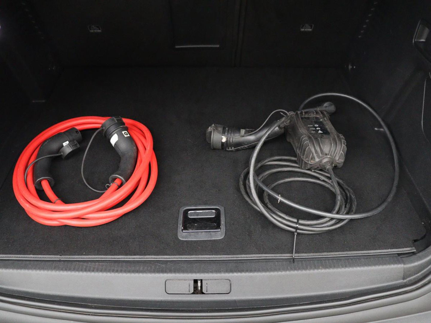 Peugeot 3008 1.6 HYbrid4 300 Première Pack | SOH 93,8% | Panoramadak | Leder/alacantara | Memory | Stoelverwarming | Carplay | 360 camera | Trekhaak | PHEV