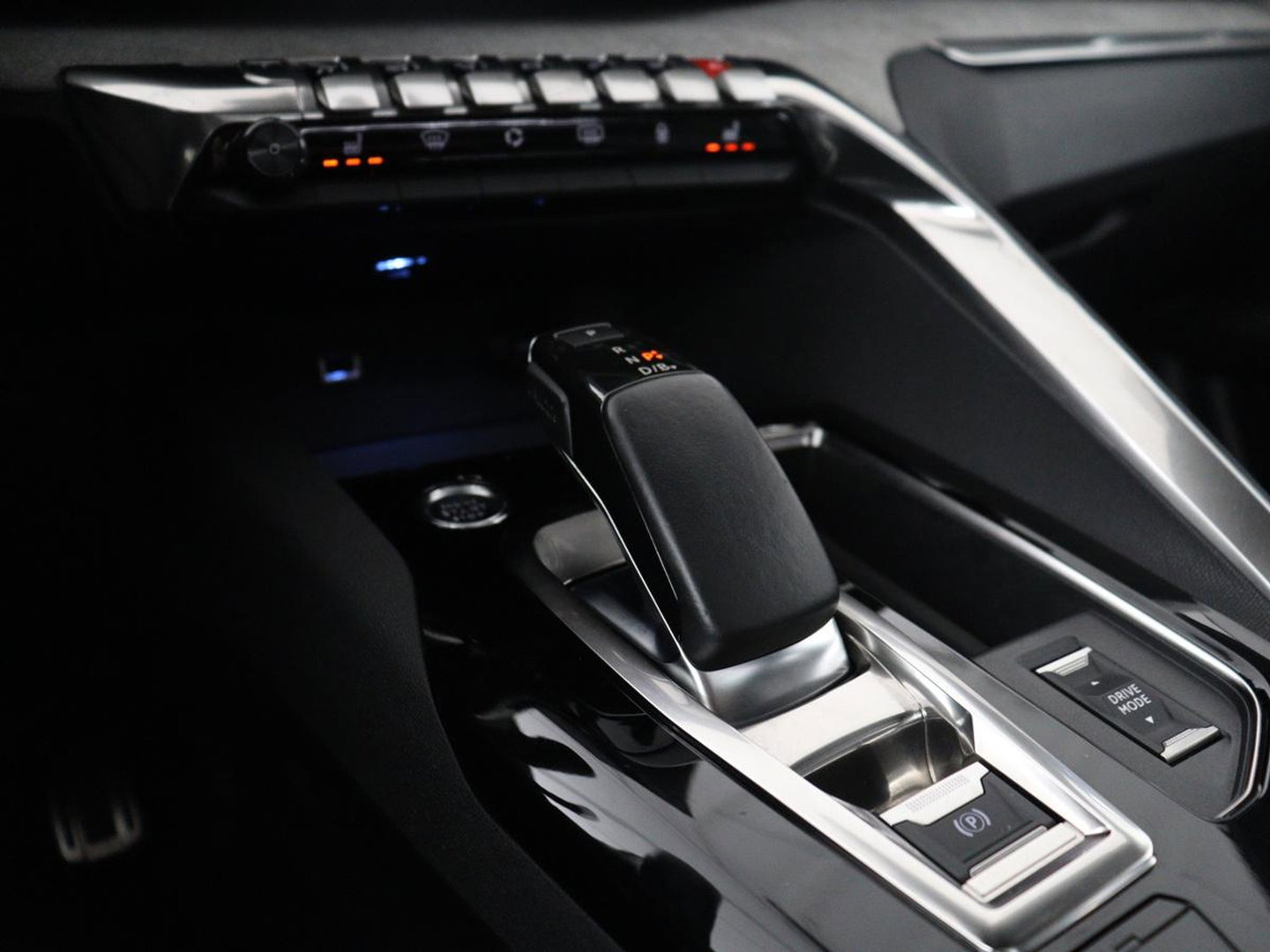 Peugeot 3008 1.6 HYbrid4 300 Première Pack | SOH 93,8% | Panoramadak | Leder/alacantara | Memory | Stoelverwarming | Carplay | 360 camera | Trekhaak | PHEV