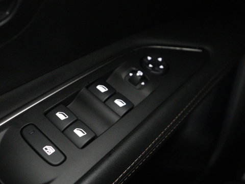 Peugeot 3008 1.6 HYbrid4 300 Première Pack | SOH 93,8% | Panoramadak | Leder/alacantara | Memory | Stoelverwarming | Carplay | 360 camera | Trekhaak | PHEV