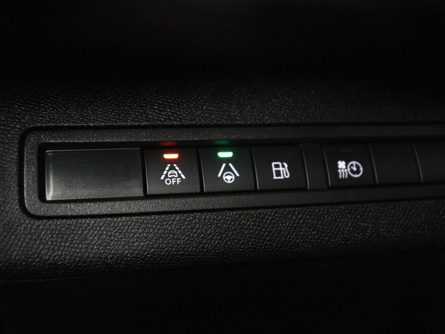 Peugeot 3008 1.6 HYbrid4 300 Première Pack | SOH 93,8% | Panoramadak | Leder/alacantara | Memory | Stoelverwarming | Carplay | 360 camera | Trekhaak | PHEV