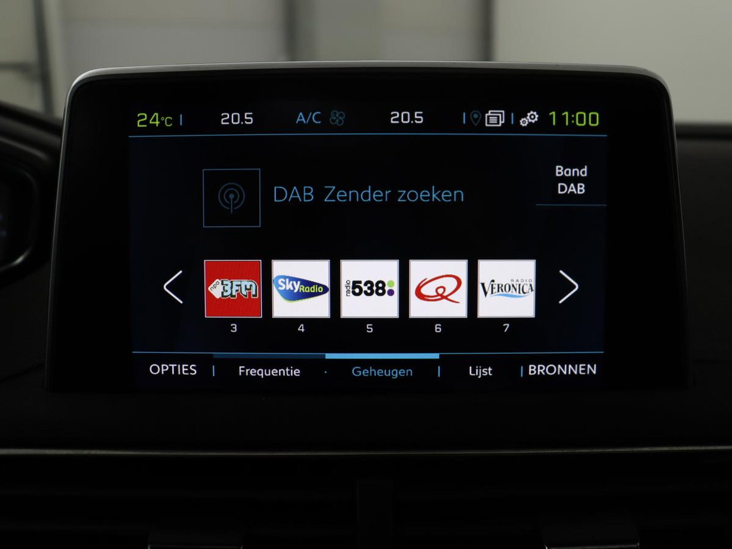 Peugeot 3008 1.6 HYbrid4 300 Première Pack | SOH 93,8% | Panoramadak | Leder/alacantara | Memory | Stoelverwarming | Carplay | 360 camera | Trekhaak | PHEV