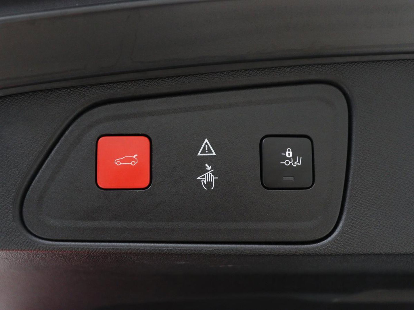 Peugeot 3008 1.6 HYbrid4 300 Première Pack | SOH 93,8% | Panoramadak | Leder/alacantara | Memory | Stoelverwarming | Carplay | 360 camera | Trekhaak | PHEV