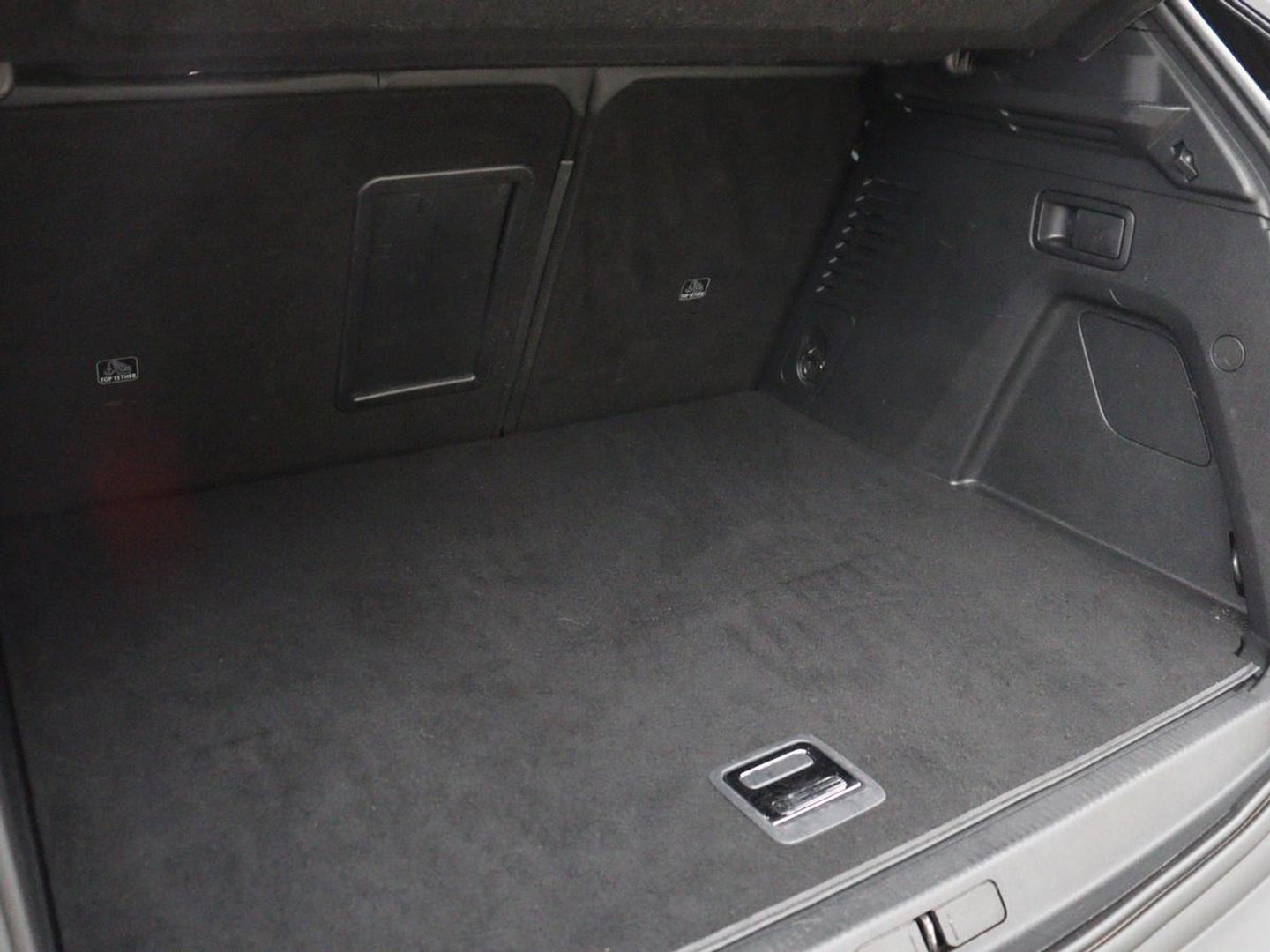Peugeot 3008 1.6 HYbrid4 300 Première Pack | SOH 93,8% | Panoramadak | Leder/alacantara | Memory | Stoelverwarming | Carplay | 360 camera | Trekhaak | PHEV