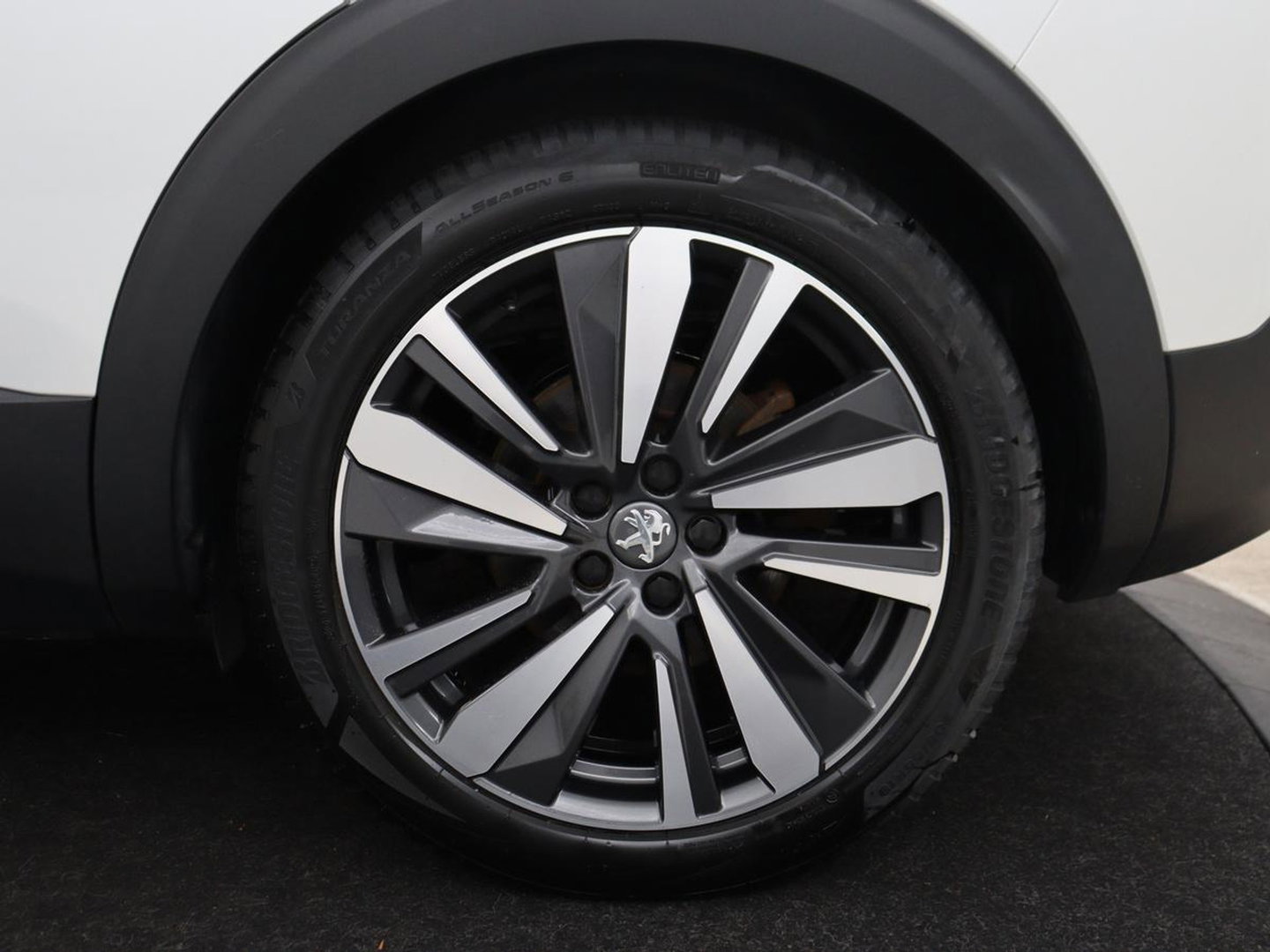 Peugeot 3008 1.6 HYbrid4 300 Première Pack | SOH 93,8% | Panoramadak | Leder/alacantara | Memory | Stoelverwarming | Carplay | 360 camera | Trekhaak | PHEV
