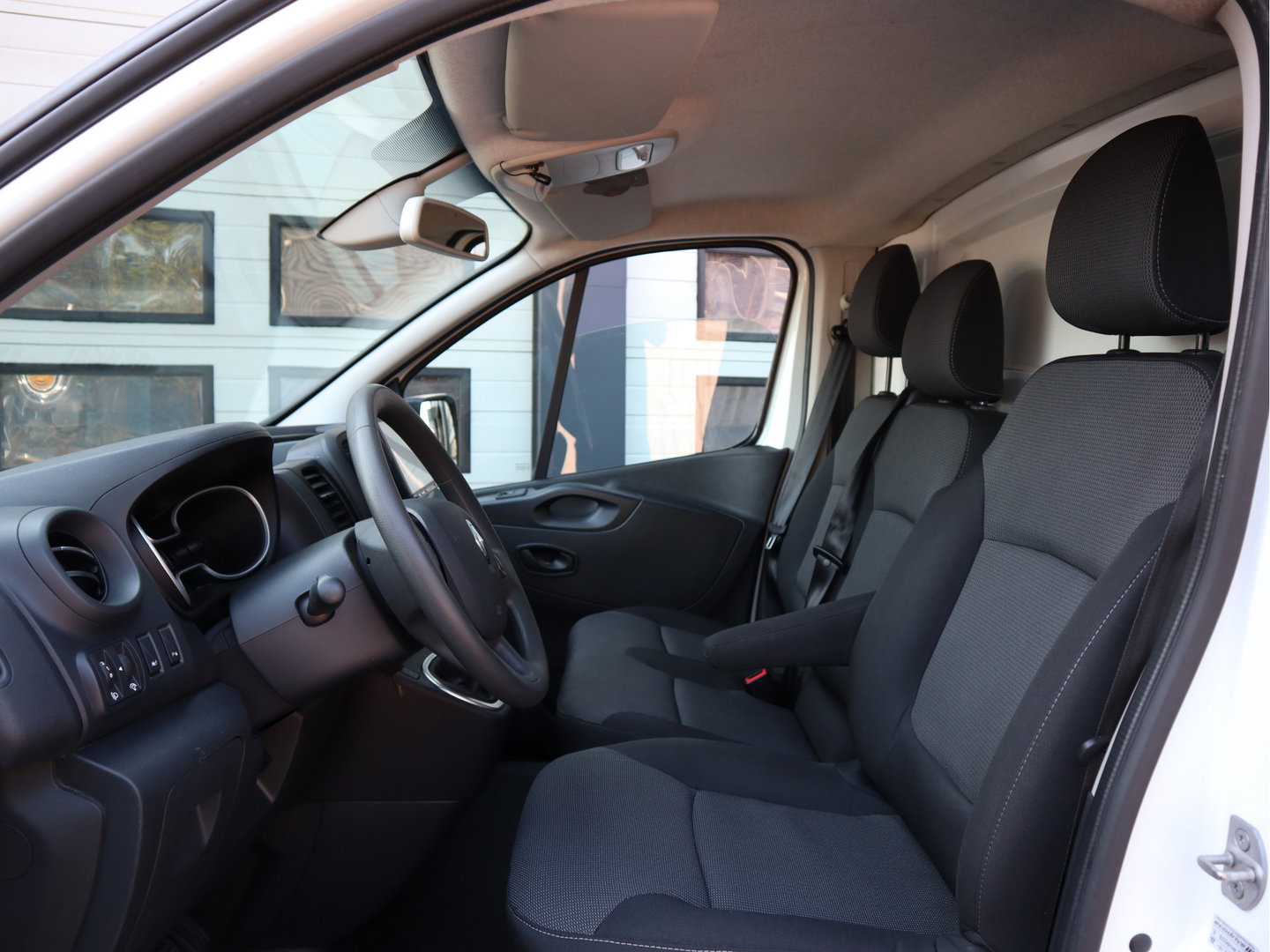 Renault Trafic 2.0 dCi 146pk Automaat Euro 6 - 2x Schuifdeur - Lang L2 - Airco - Camera