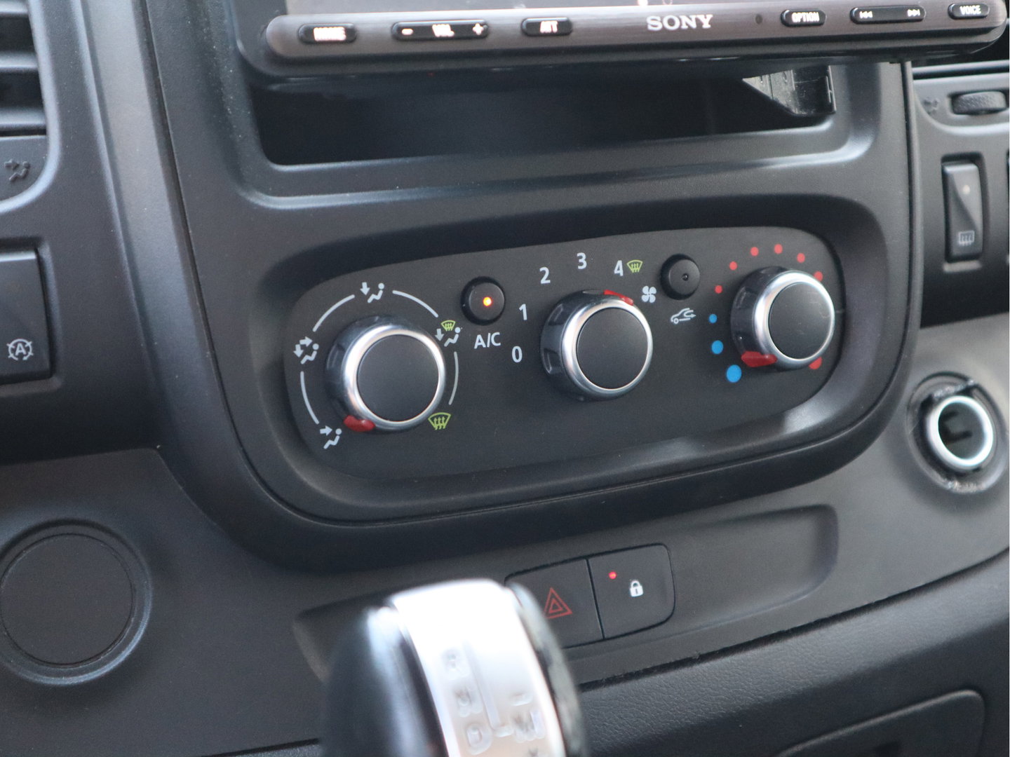 Renault Trafic 2.0 dCi 146pk Automaat Euro 6 - 2x Schuifdeur - Lang L2 - Airco - Camera